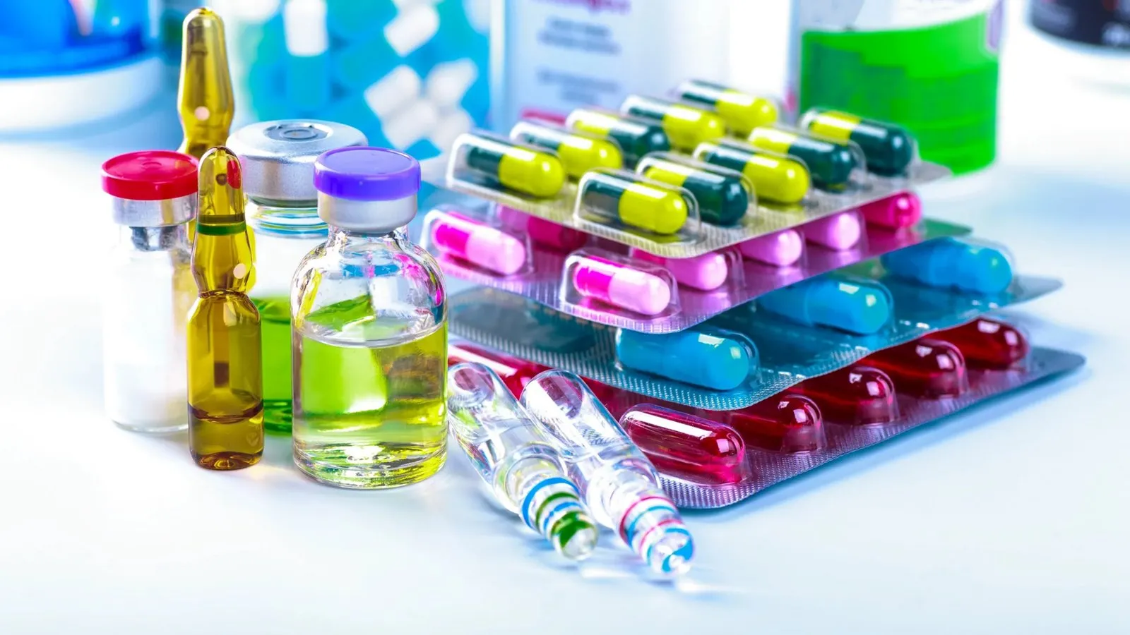 Produtos farmacêuticos de alta qualidade fornecidos pela Distribuidora de Medicamentos DL para farmácias na Paraíba e Ceará.